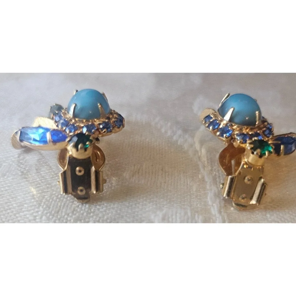 Vintage Blue/Green‎ Rhinestone Clip On Earrings Gold Tone w/ Blue Cabochon Stone